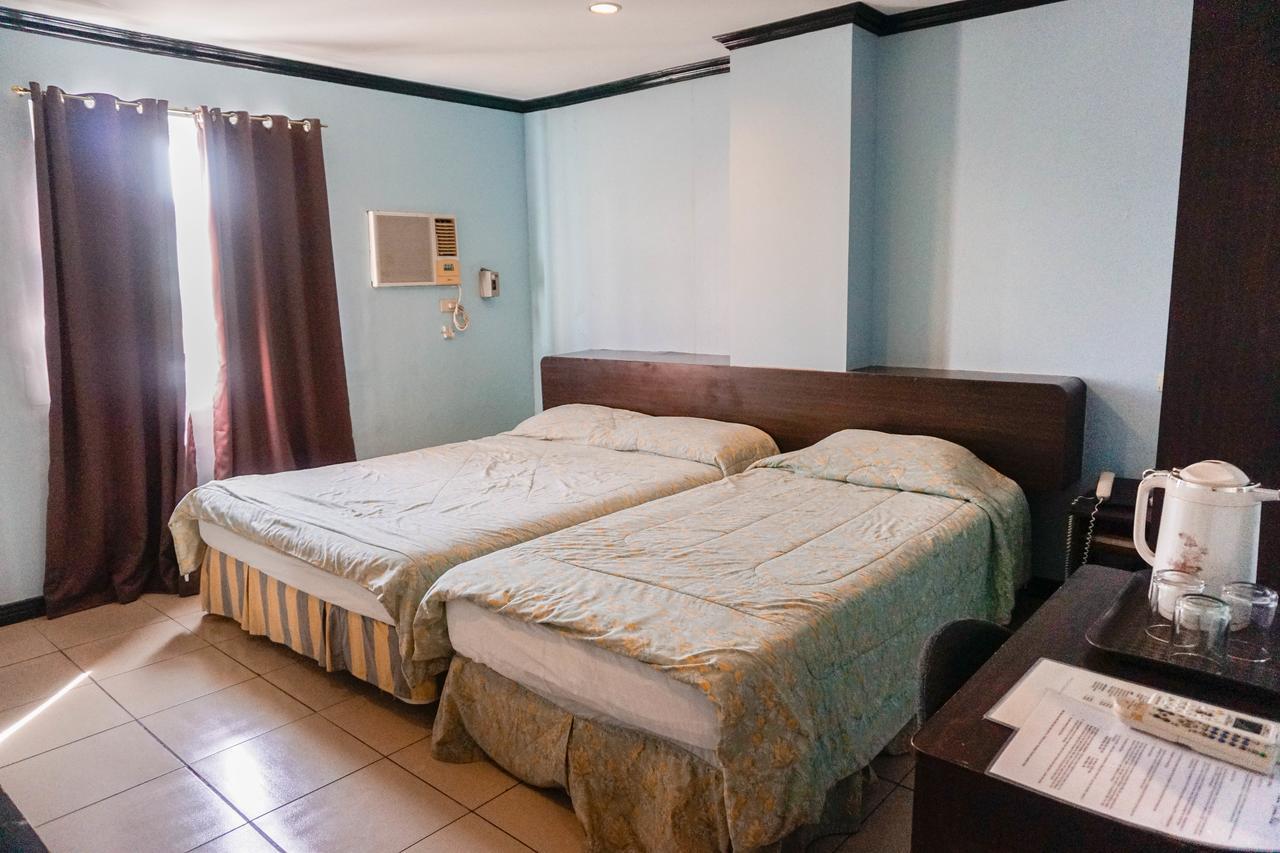 Crowne Garden Hotel Cebu Bagian luar foto