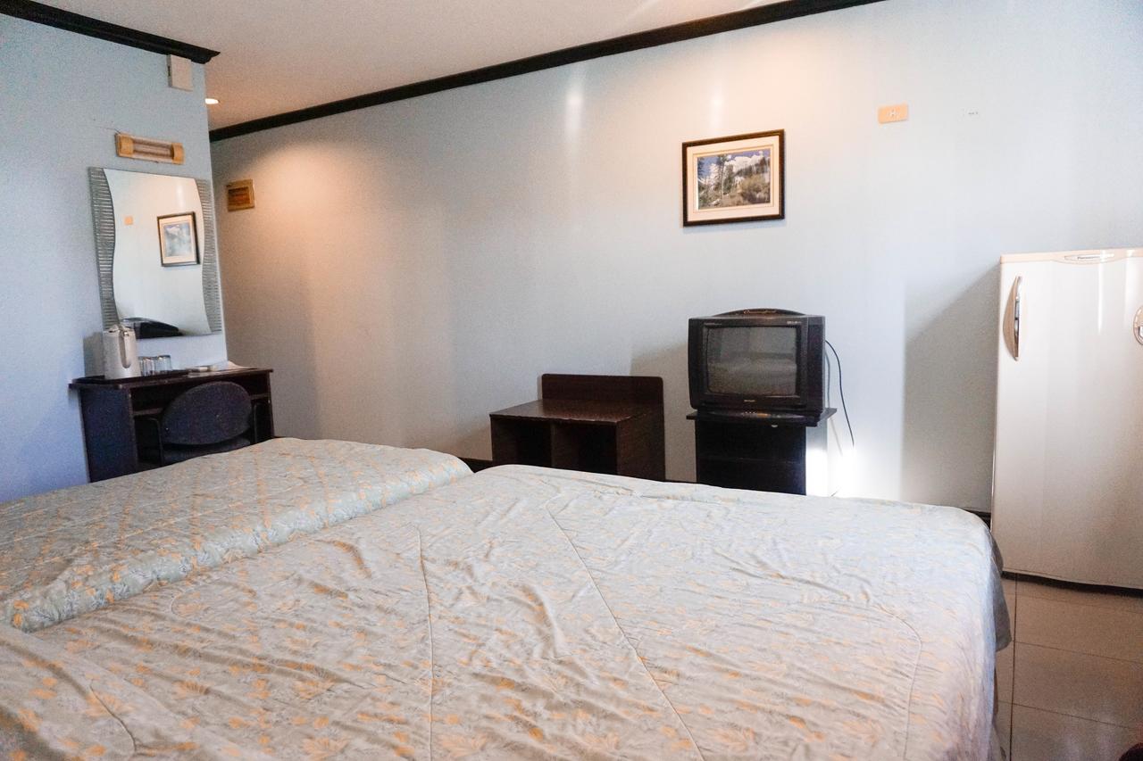 Crowne Garden Hotel Cebu Bagian luar foto